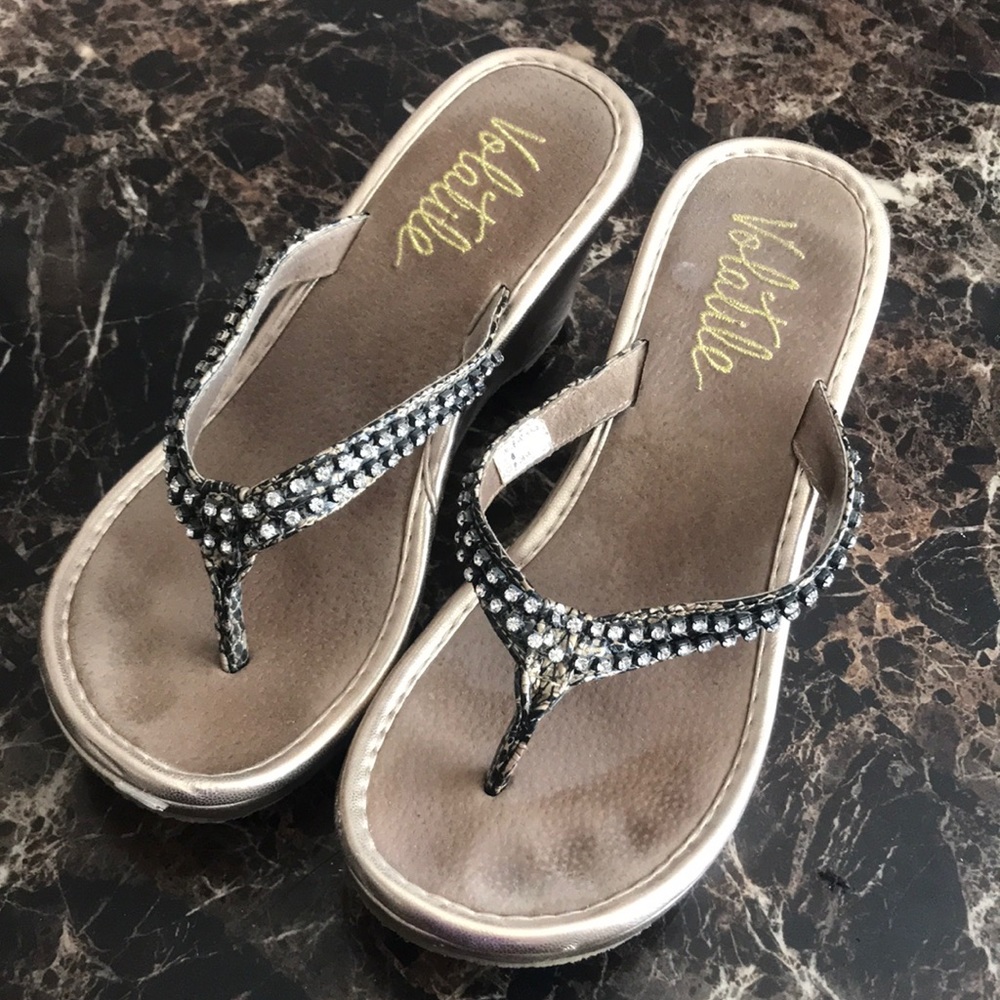 Stunning gold platform sandals with bling!! Wow!!!